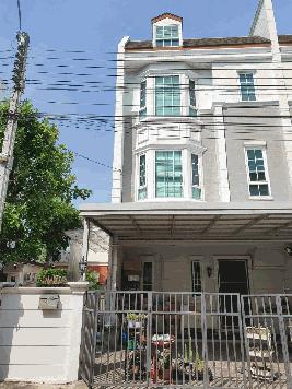 MWW12 เดอะ เพรสตัน ซ.กรุงเทพกรีฑา 7 แยก 4 ทาวน์โฮม 3 ชั้น หลังมุม